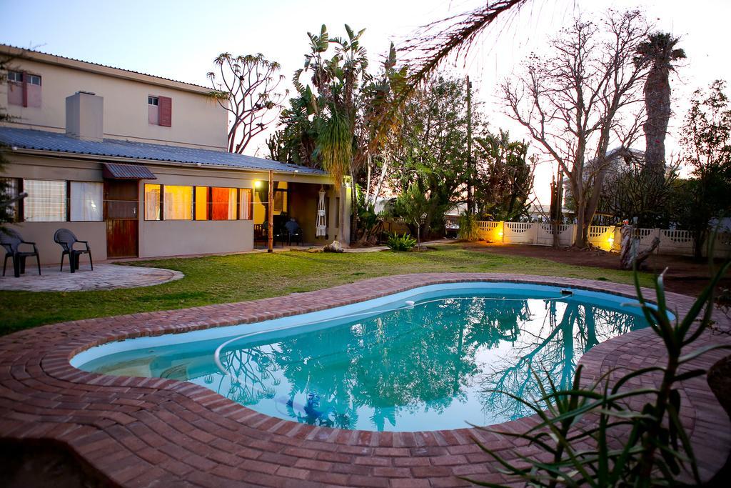 Oudtshoorn Homestay Accommodation Ngoại thất bức ảnh