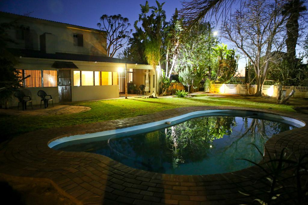 Oudtshoorn Homestay Accommodation Ngoại thất bức ảnh