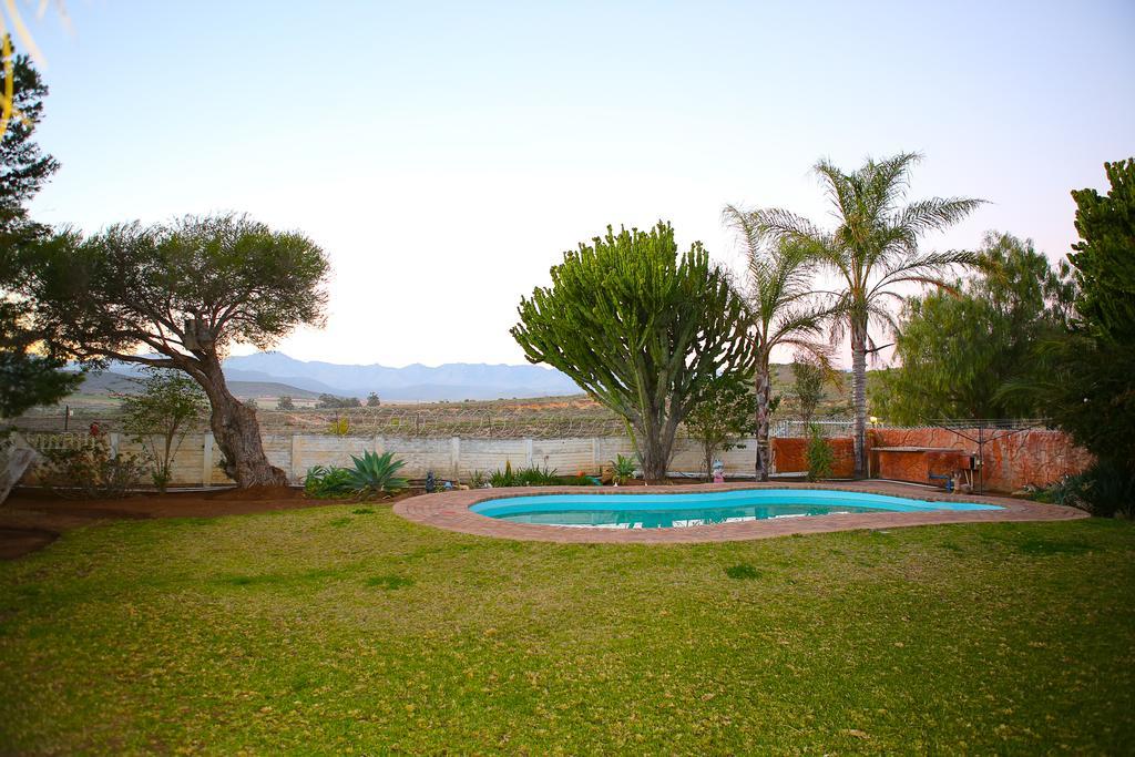 Oudtshoorn Homestay Accommodation Ngoại thất bức ảnh