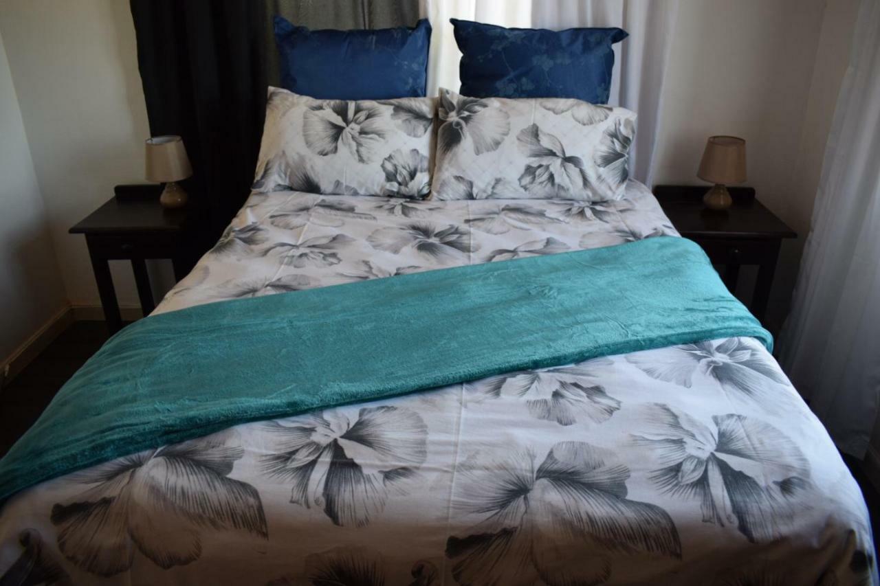 Oudtshoorn Homestay Accommodation Ngoại thất bức ảnh